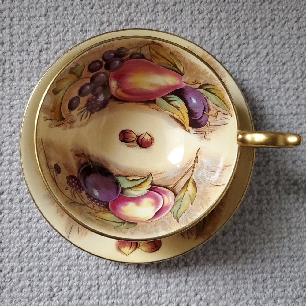 Aynsley Fine English Bone China Orchard Gold Teacup and Saucer